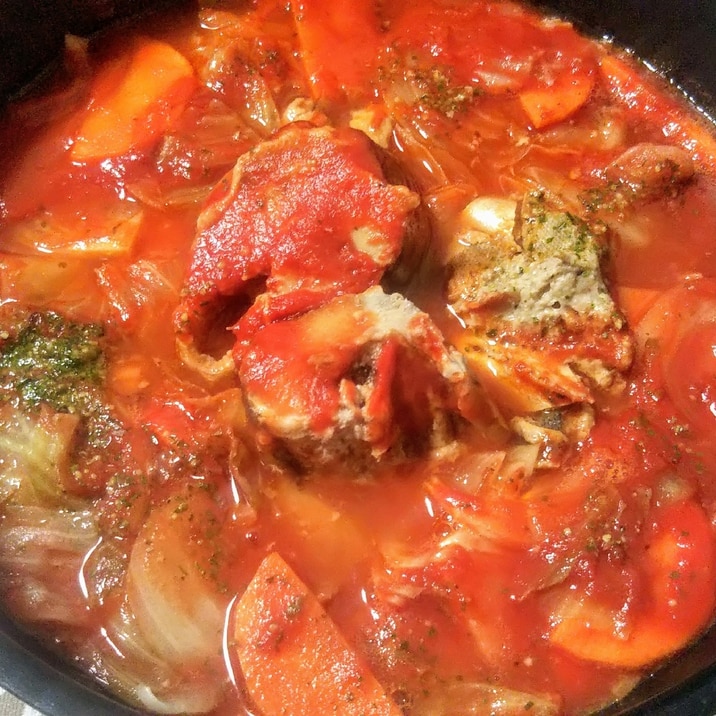 缶詰レシピ☆サバ缶と野菜のトマトジュース鍋